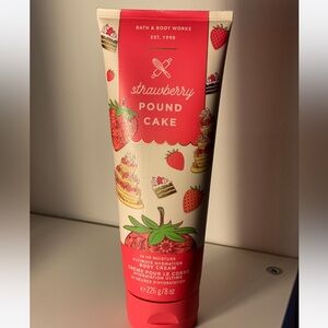 Strawberry Pound Cake Body cream Bath & Body Works NEW